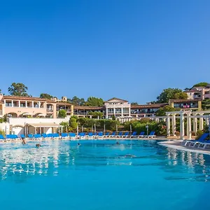 Pierre & Les Parcs De Grimaud